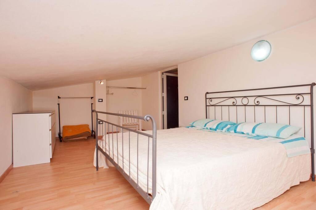 Loft Mansardato Con Giardino E Piscina In Villa Privata Loft With Garden And Swimming Pool In A Private Villa Sestu Exterior photo
