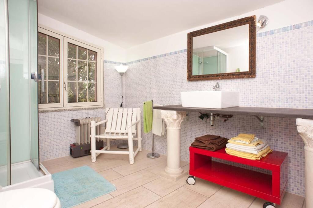 Loft Mansardato Con Giardino E Piscina In Villa Privata Loft With Garden And Swimming Pool In A Private Villa Sestu Exterior photo